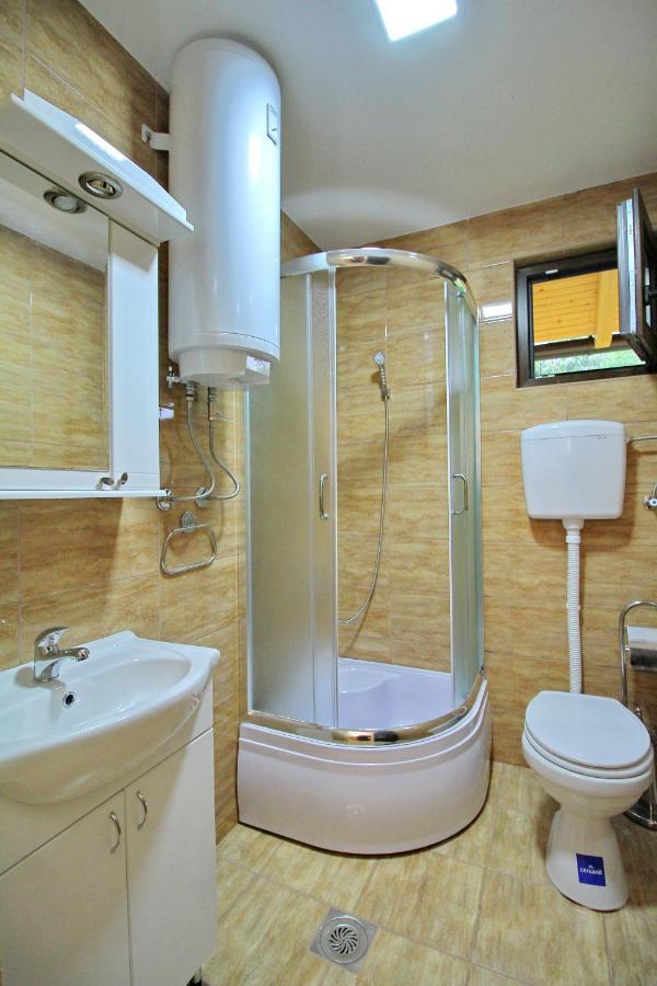 Tara Lake Apartments Jevtici Ngoại thất bức ảnh
